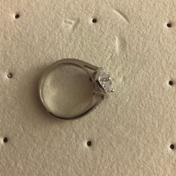 NEWπS925 heart shape ringπ size 7ππ - Picture 4 of 5